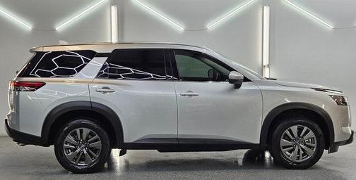 2022 Nissan Pathfinder S