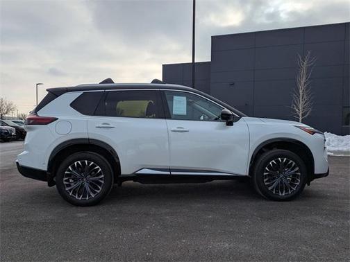 2025 Nissan Rogue Platinum