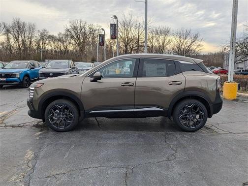 2025 Nissan Kicks SR