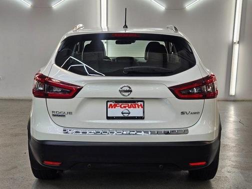 2022 Nissan Rogue Sport SV