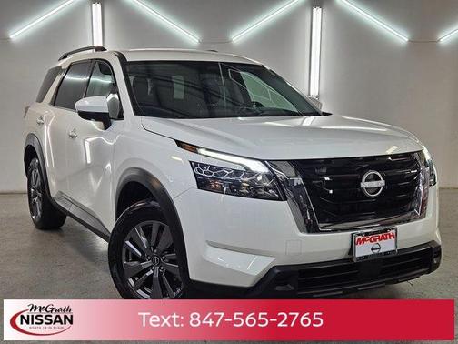 2024 Nissan Pathfinder SV
