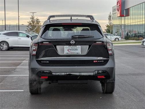 2026 Nissan Kicks SR