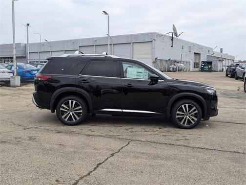 2025 Nissan Pathfinder Platinum