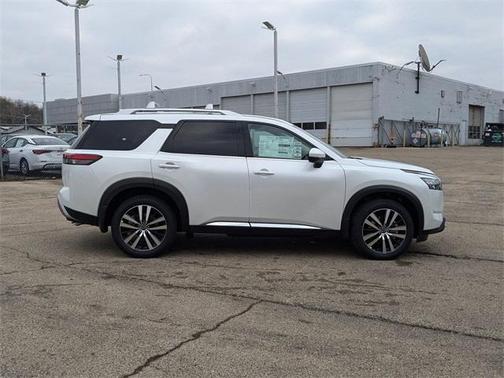 2025 Nissan Pathfinder Platinum