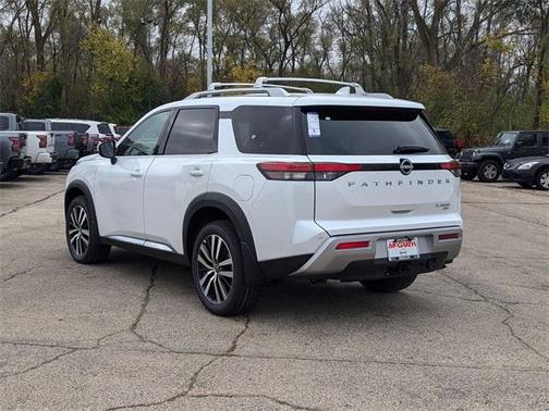 2025 Nissan Pathfinder Platinum