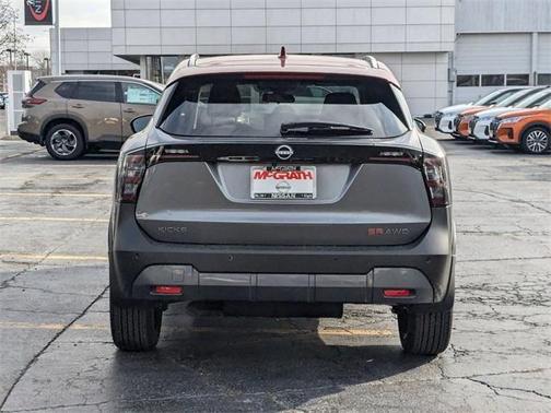 2025 Nissan Kicks SR