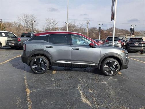 2025 Nissan Kicks SR