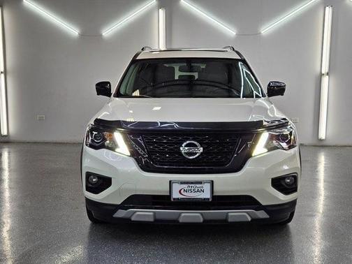 2020 Nissan Pathfinder SL