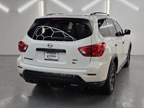 2020 Nissan Pathfinder SL