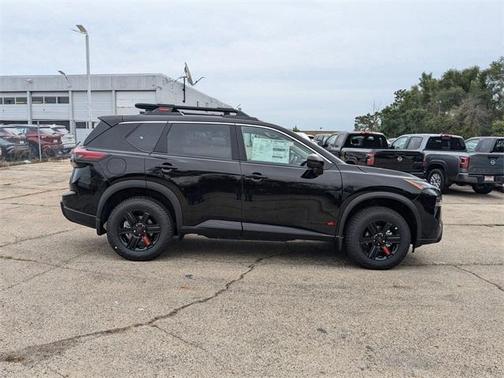 2025 Nissan Rogue Rock Creek