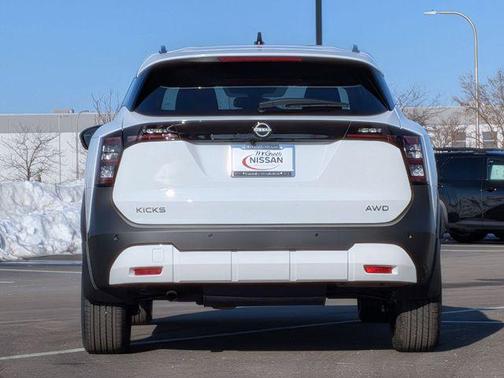 2026 Nissan Kicks SV