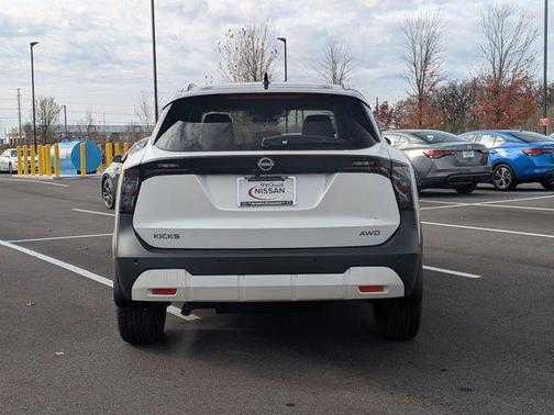 2026 Nissan Kicks SV