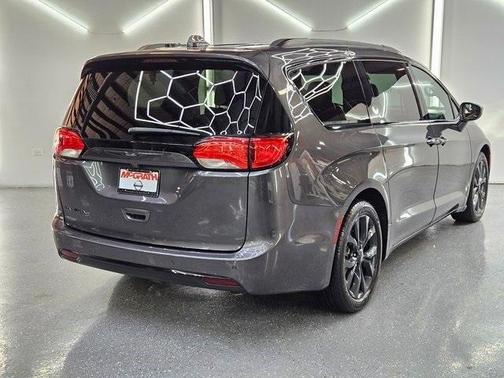 2020 Chrysler Pacifica Touring-L