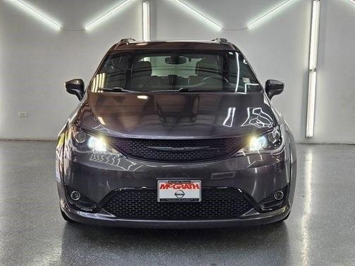2020 Chrysler Pacifica Touring-L