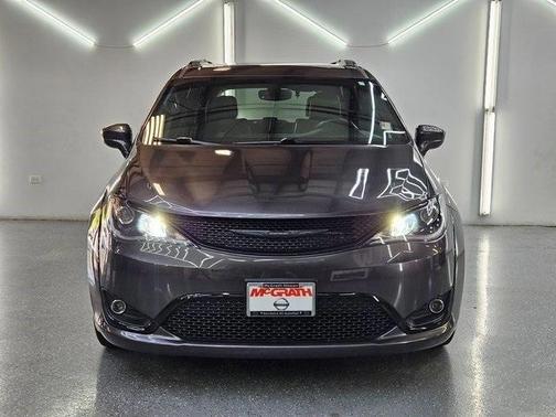 2020 Chrysler Pacifica Touring-L