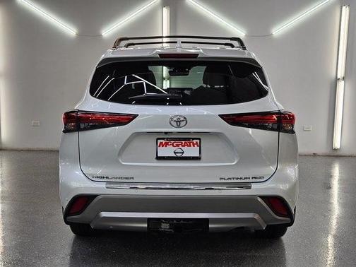 2022 Toyota Highlander Platinum