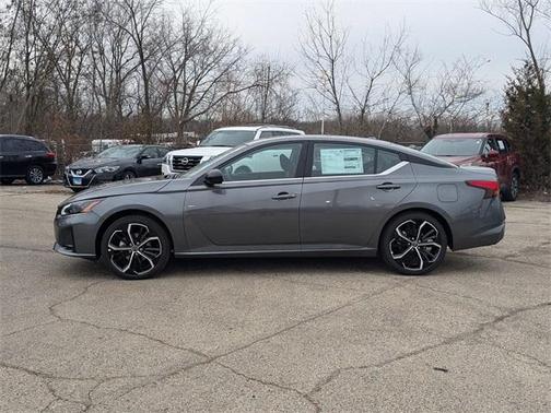 2025 Nissan Altima SR
