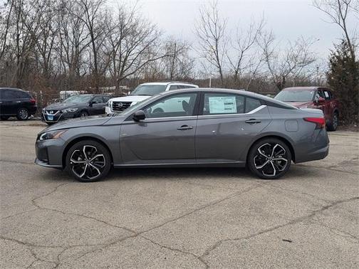 2025 Nissan Altima SR