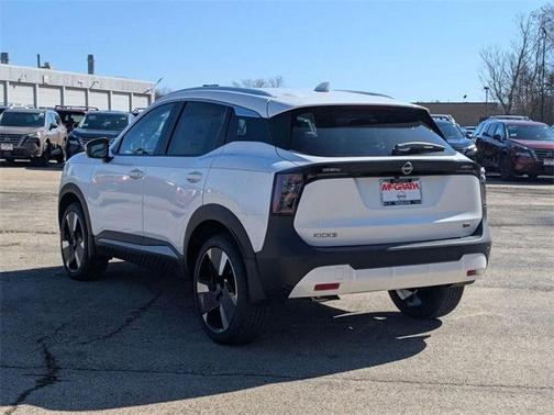 2025 Nissan Kicks SR