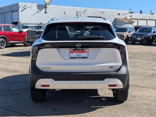 2025 Nissan Kicks SR