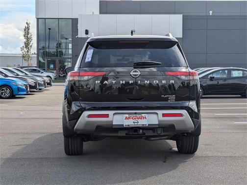 2025 Nissan Pathfinder Platinum