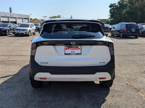 2025 Nissan Kicks SV
