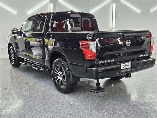 2024 Nissan Titan SV