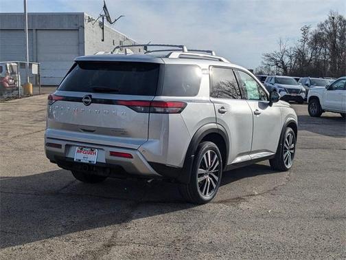 2025 Nissan Pathfinder Platinum
