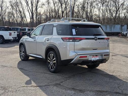 2025 Nissan Pathfinder Platinum