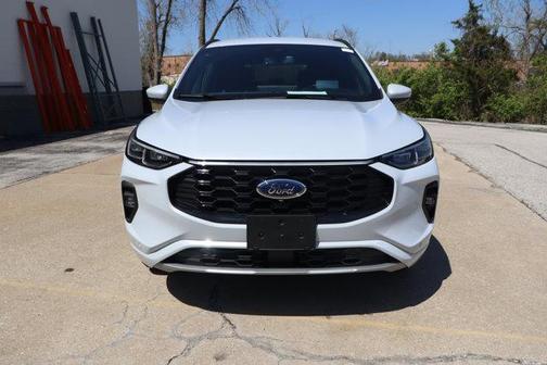 2025 Ford Escape ST-Line Elite