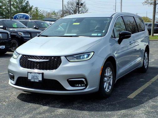 Silver Mist Clearcoat 2024 Chrysler Pacifica Touring L