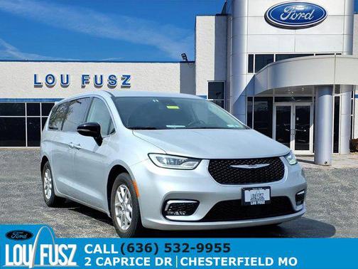 Silver Mist Clearcoat 2024 Chrysler Pacifica Touring L