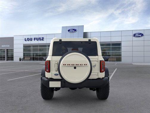 Wimbledon White 2026 Ford Bronco Outer Banks