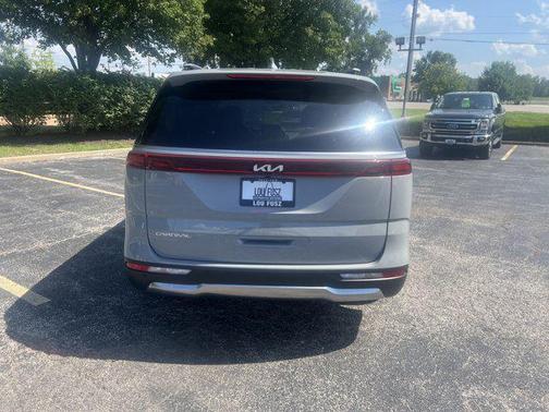 2024 Kia Carnival SX
