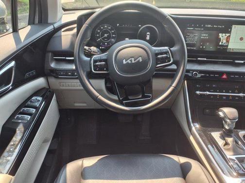 2024 Kia Carnival SX