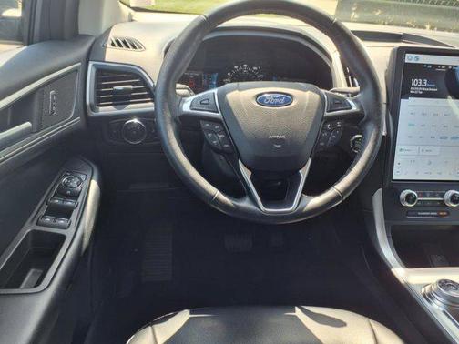 Black Metallic 2022 Ford Edge SEL
