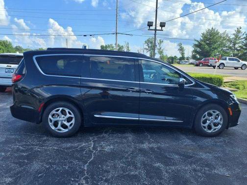2023 Chrysler Pacifica Limited
