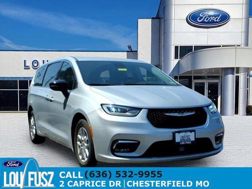 Silver Mist Clearcoat 2024 Chrysler Pacifica Touring L