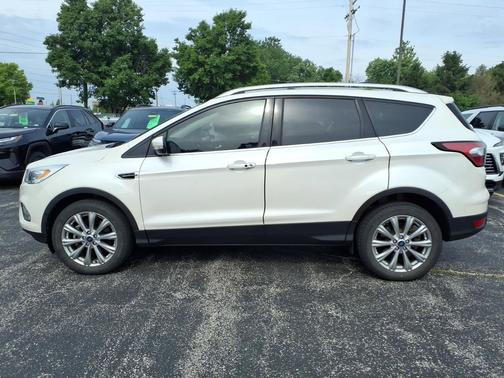 White Platinum Clearcoat Metallic 2018 Ford Escape Titanium
