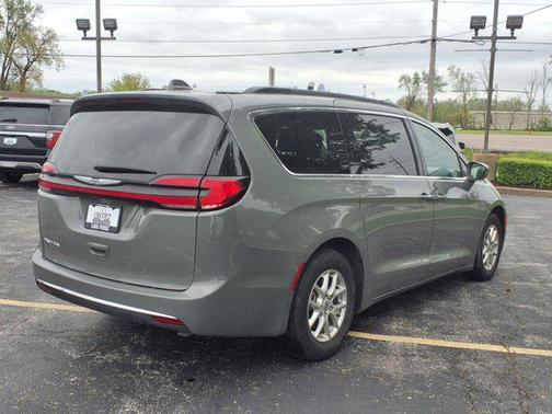 2022 Chrysler Pacifica Touring L