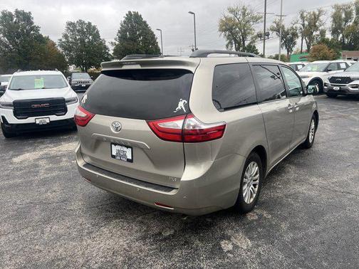 2015 Toyota Sienna XLE