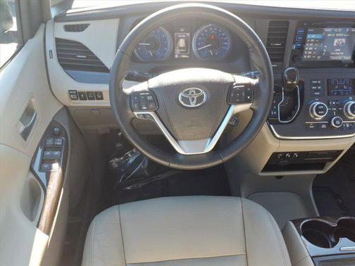 2015 Toyota Sienna XLE