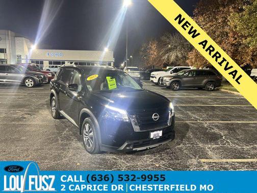 2023 Nissan Pathfinder SL