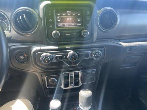 2021 Jeep Gladiator Willys