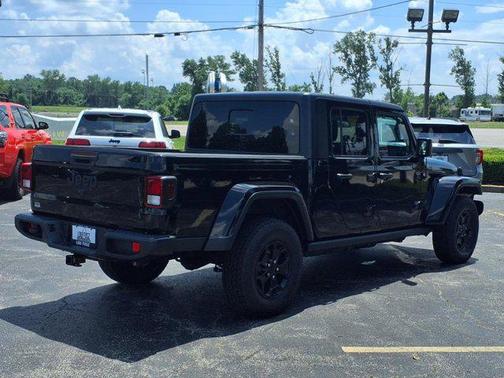 2021 Jeep Gladiator Willys