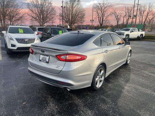2016 Ford Fusion SE