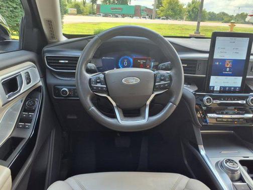 2022 Ford Explorer Platinum
