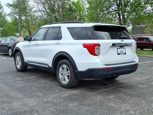 Oxford White 2022 Ford Explorer XLT
