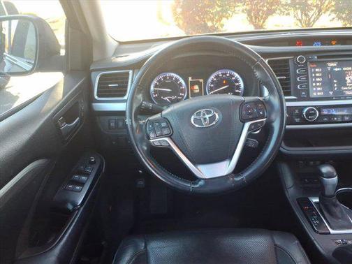 2017 Toyota Highlander Limited Platinum