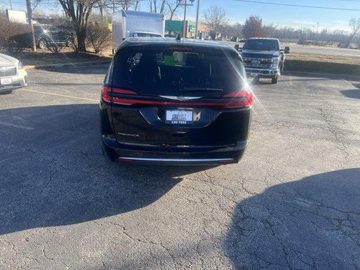 2024 Chrysler Pacifica Touring L